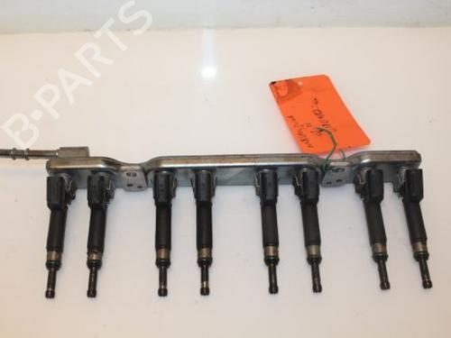 Used Injection rail Injection rail 15320156 15320156