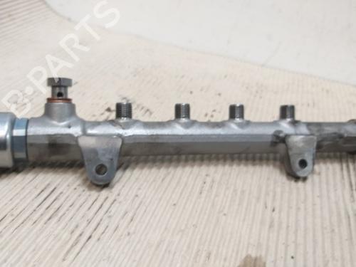 Used Injection rail Injection rail 16046102 16046102