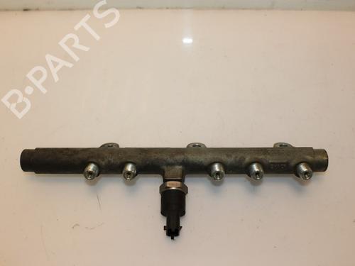 Used Injection rail Injection rail 16183265 16183265