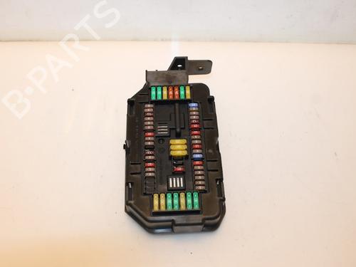 Used Fuse box Fuse box 15318111 15318111