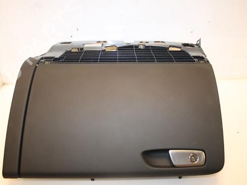 Used Glove box Glove box 15318336 15318336