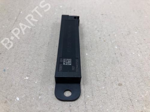 Antenne/Base Antenne/Base MERCEDES-BENZ B-CLASS Sports Tourer (W247) B 200 d (247.012) (150 hp) 37214193 37214193