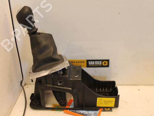 Used Shift knob RENAULT MEGANE III Grandtour (KZ0/1) 1.5 dCi (KZ09, KZ0D, KZ1G, KZ29, KZ14, KZ1W, KZ10, KZ1F,... (110 hp) 15311573