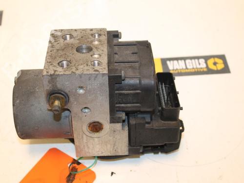 Used ABS pump RENAULT CLIO II (BB_, CB_) 1.4 16V (B/CB0P, BB13) (98 hp) 15314786