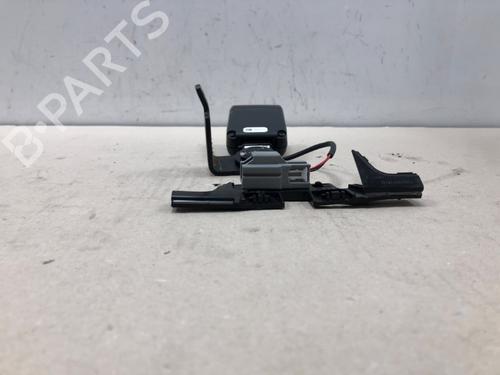 Engate do cinto TESLA MODEL 3 (5YJ3) EV Performance AWD | BP37209932I32 - Image 4