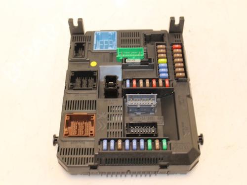 Used Fuse box Fuse box 37203798 37203798
