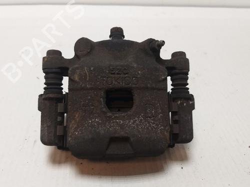 Venstre bremsekaliber foran DAIHATSU SIRION (M3_) 1.0 (M300) (70 hp) 15531688