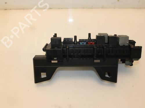 Used Fuse box Fuse box 15323968 15323968