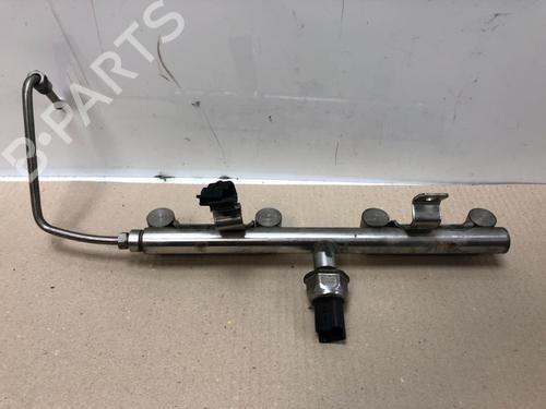 Used Injection rail Injection rail 15537629 15537629