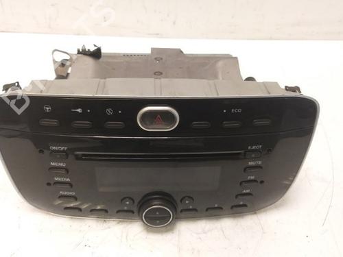 Bilradio FIAT PUNTO (199_) 0.9 Twinair Turbo (86 hp) 15340380