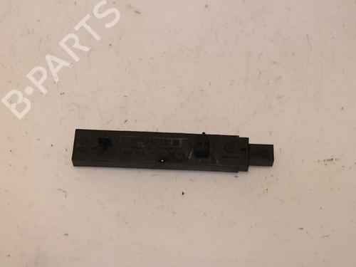 Used Antenna/Base VW TOURAN (5T1) 1.6 TDI (115 hp) 15327543