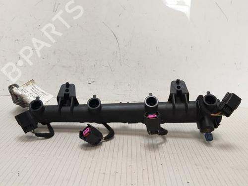 Used Injection rail Injection rail 15532627 15532627