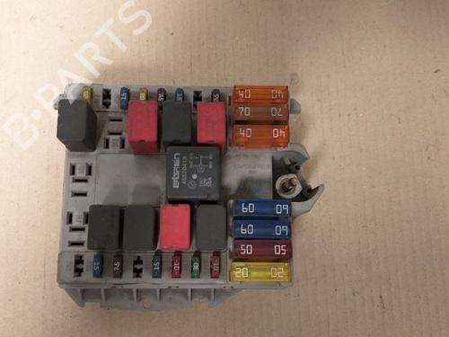 Used Fuse box Fuse box 15308448 15308448
