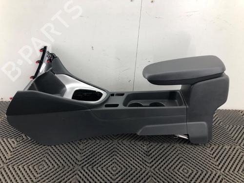middle-console-toyota-yaris-_p21_-_pa1_-_ph1_-2020-37211906 main image
