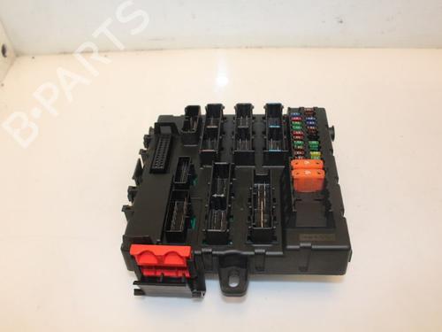 Used Fuse box Fuse box 15319573 15319573