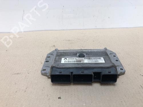 Used Engine control unit (ECU) TOYOTA YARIS (_P1_) 1.3 (NCP10, SCP12_) (86 hp) 15537441