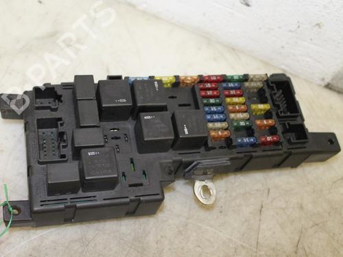 Used Fuse box Fuse box 15303233 15303233