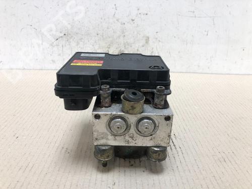 Used ABS pump TOYOTA YARIS (_P1_) 1.3 (NCP10, SCP12_) (86 hp) 15536806