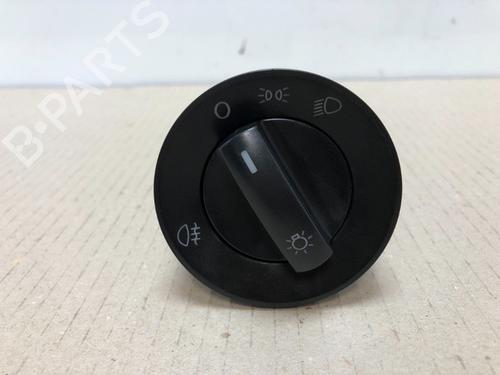 Used Headlight switch VW POLO (9N_, 9A_) 1.4 TDI (70 hp) 15537156