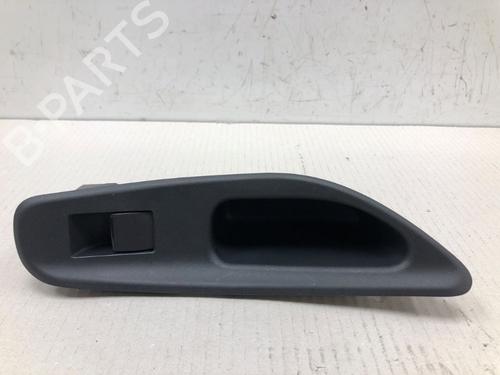 Interruttore Interruttore TOYOTA YARIS (_P21_, _PA1_, _PH1_) 1.5 Hybrid (MXPH10, MXPH11) (116 hp) 37211984 37211984