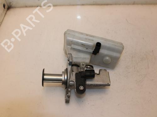 Used Brake master cylinder VW UP! (121, 122, BL1, BL2, BL3, 123) 1.0 (60 hp) 15330937