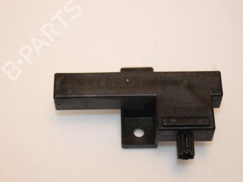 Antenne/Base AUDI Q5 (8RB) 2.0 TDI quattro (163 hp) 15318092