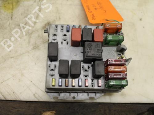 Used Fuse box Fuse box 15304121 15304121