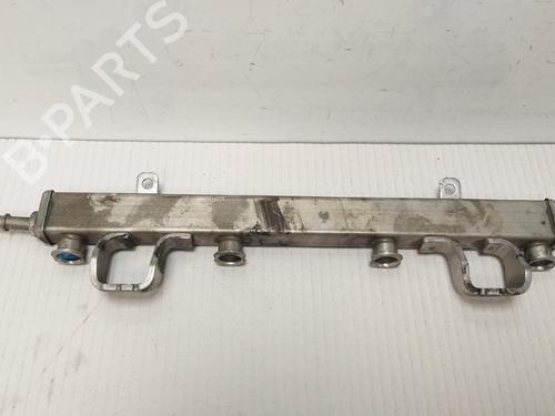Used Injection rail Injection rail 15341802 15341802