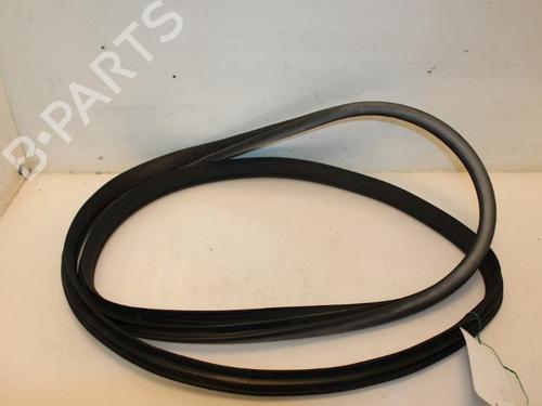 Used Rubber door seal MERCEDES-BENZ E-CLASS (W212) E 300 4-matic (212.080) (252 hp) 15324585