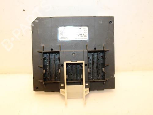 control-unit-vw-touran-5t1-16-tdi-5q0937086ak-2015-15323060 main image