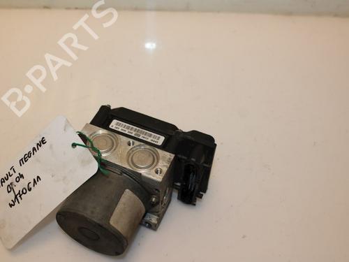 Used ABS pump RENAULT SCÉNIC II (JM0/1_) 1.6 (JM0C, JM0J, JM1B) (113 hp) 15322377
