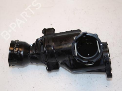 Used Thermostat housing VW TOURAN (5T1) 1.6 TDI (115 hp) 15332502