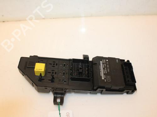 Used Fuse box Fuse box 15322411 15322411