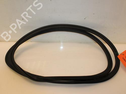 Used Rubber door seal AUDI A4 B8 (8K2) 2.0 TDI (136 hp) 15321758