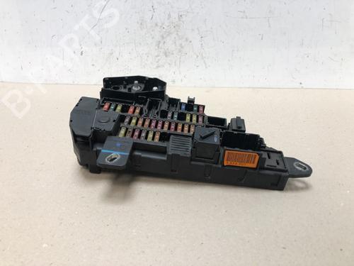 Used Fuse box BMW 5 (E60) 545 i (333 hp) 15300019