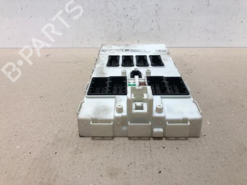 Used Fuse box Fuse box 21819732 21819732