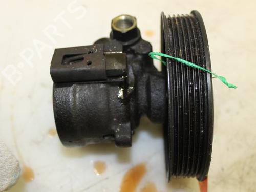 Used Steering pump Steering pump OPEL VECTRA B (J96) 1.6 i 16V (F19) (100 hp) 15302052 15302052