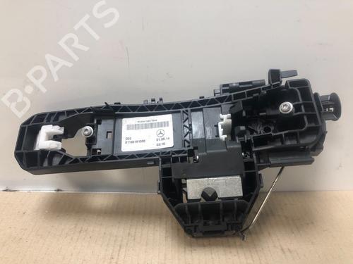 Used Front left exterior door handle MERCEDES-BENZ A-CLASS (W176) A 180 CDI / d (176.012) (109 hp) 21805020