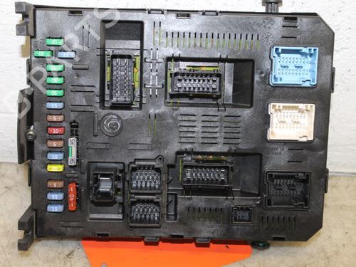 Used Fuse box Fuse box 15304264 15304264