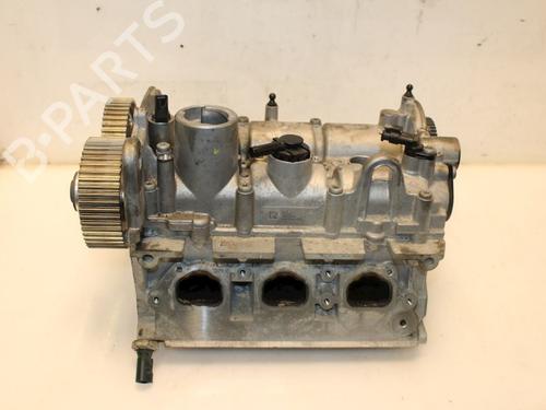 Used Cylinder head VW UP! (121, 122, BL1, BL2, BL3, 123) 1.0 (60 hp) 15895640