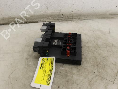 Used Fuse box Fuse box 15298677 15298677