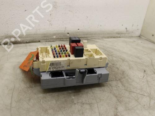 Used Fuse box FIAT PUNTO (188_) 1.2 16V 80 (188.233, .235, .253, .255, .333, .353, .639,... (80 hp) 16153302