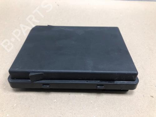 Used Fuse box Fuse box 37212052 37212052
