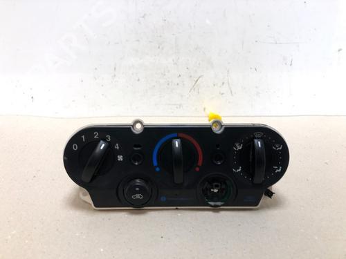 Airco bedieningspaneel FORD FIESTA V (JH_, JD_) 1.3 (69 hp) 15346343