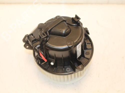 Varmeblæser VW POLO VI (AW1, BZ1, AE1) 1.0 (75 hp) 15329277
