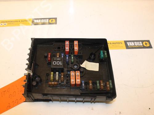 Used Fuse box Fuse box 15314418 15314418