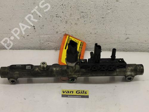 Used Injection rail Injection rail 15305051 15305051