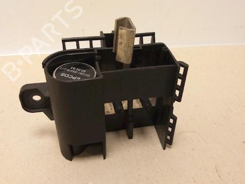 Used Fuse box Fuse box 16075256 16075256