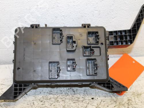 Used Fuse box FORD MONDEO III Saloon (B4Y) 1.8 16V (125 hp) 15303871