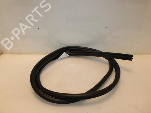Used Rubber door seal LEXUS CT (ZWA10_) 200h (ZWA10_, ZWA10R) (136 hp) 15324412